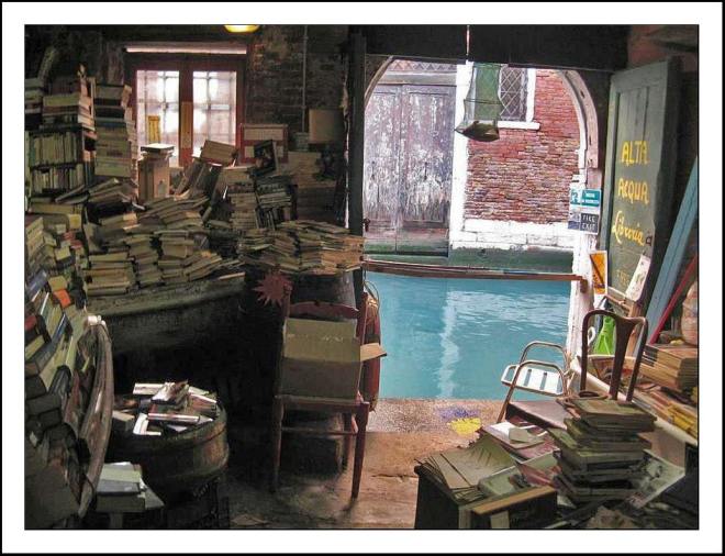 Libreria_Acqua_Alta_Venice