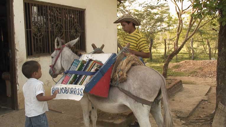 INTERVALLO – La Gloria (Colombia), il “BiblioBurro” di Luis&nbsp;Soriano