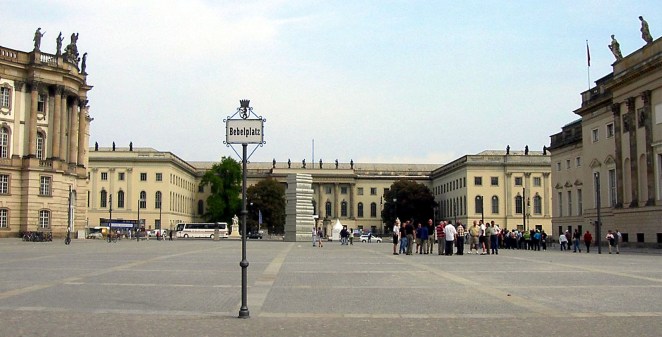 INTERVALLO – Berlino, la “Torre dei Libri” in&nbsp;Bebelplatz