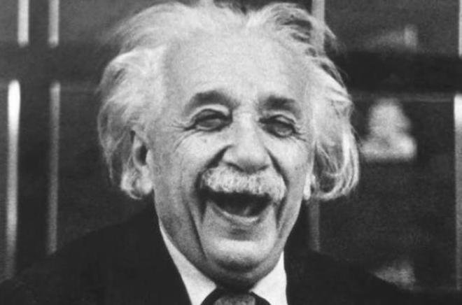 Einstein_laughing