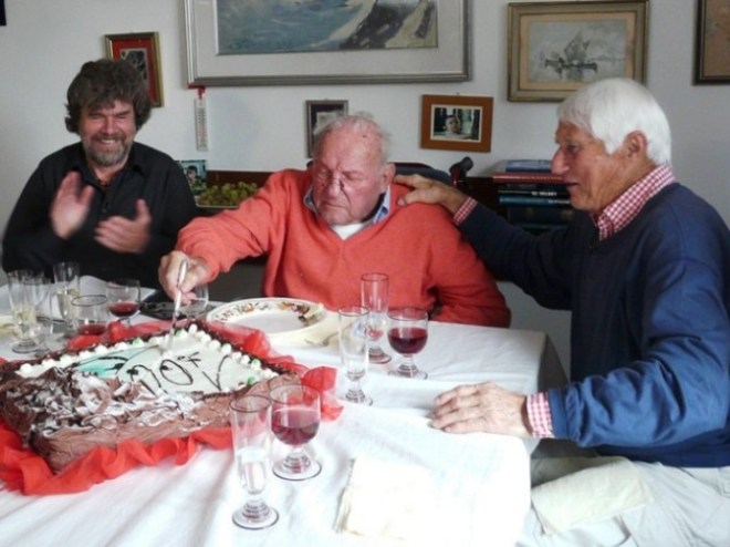 Riccardo Cassin con Reinhold Messner e Walter Bonatti, durante i festeggiamenti per i 100 anni.