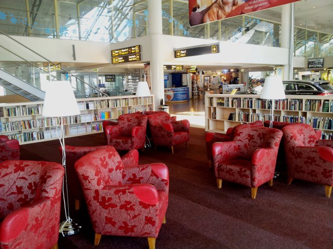 tallinn-airport-library1